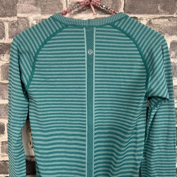 Lululemon Swiftly Tech Long Sleeve Crew shirt top green 
Heathered Forage Teal - Picture 8 of 10